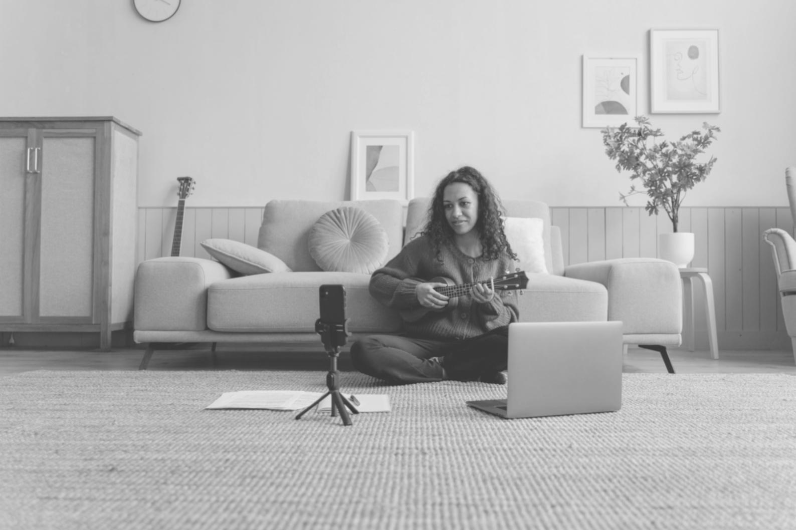 Session d'improvisation avec différents instruments en studio